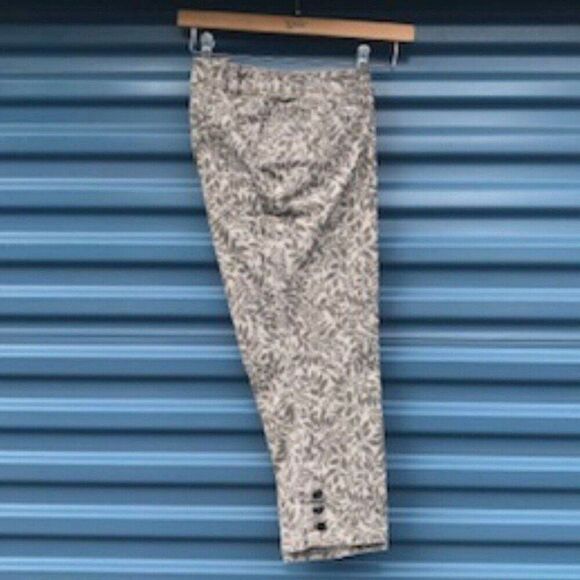 Petite Crop Jeans Size: 4 Petite . Floral & Pinstripe Pattern . {2} Pair Bundle - Picture 7 of 8